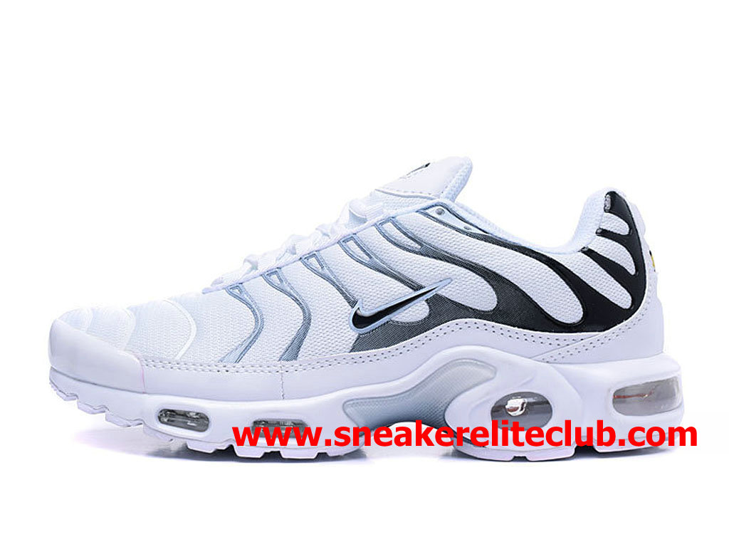 Chaussures Nike Air Max Plus TN Homme Pas Cher Prix Noir Blanc ...